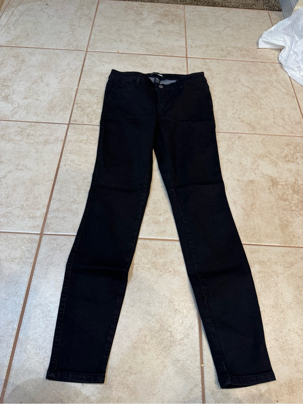 Fashion Nova Women’s Black Skinny Jeans - Sleek Stretch